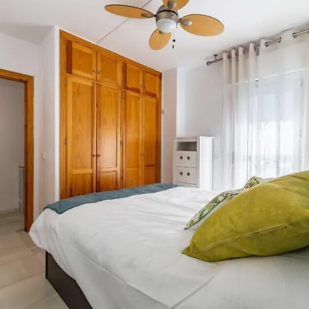 Boliches Paseo Maritimo Rey De Espana Esquina Lope De Vega 1 Mas Sofa Cama Salon Mas Cama Supletoria Fuengirola
